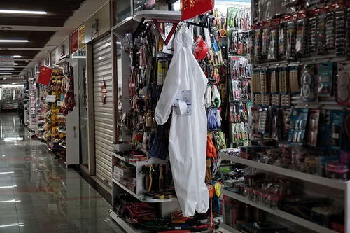 沒人來也要把店開著 疫情風暴中的義烏商貿城